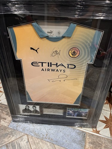 Oasis signed manchester - manchester, city