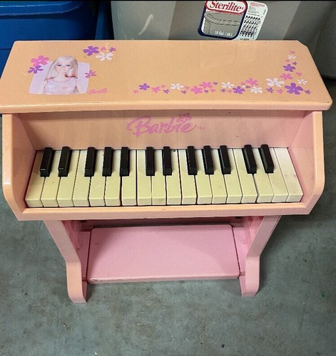 Barbie schoenhut style upright - barbie,