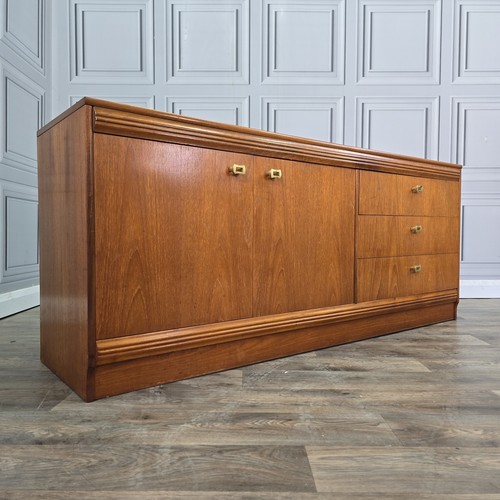 Vintage form sideboard - s,