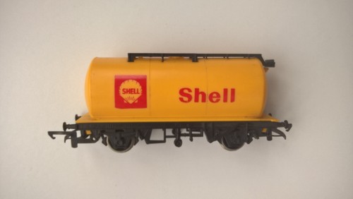 Hornby yellow shell tank wagon - tank,