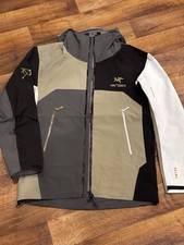 Arc'teryx x BEAMS Beta Jacket