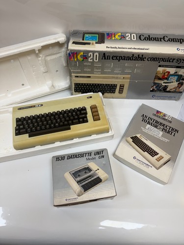 Commodore vic computer - vic-20,