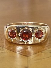 Gents  9ct Gold & Garnet Gypsy