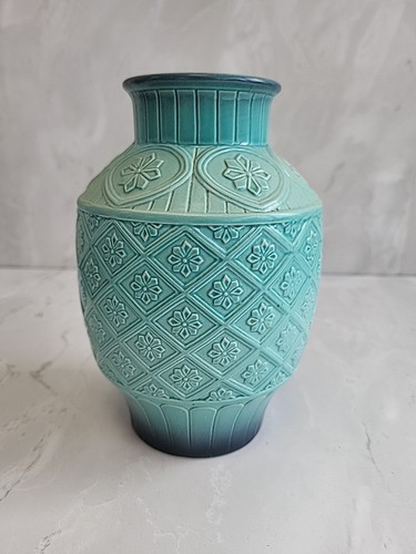Beswick turquoise cathay - beswick, vase