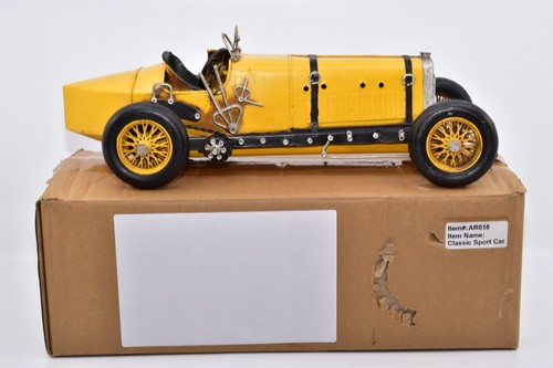 Alfa romeo classic - classic, yellow