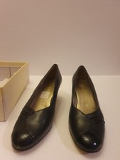 Equity Shoes Size 5 Black