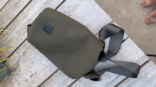 Bellroy classic sling - bellroy,