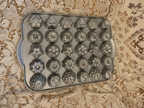 New nordic ware mold bundt - new, 30