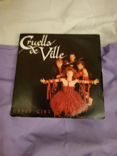 Cruella ville gypsy girl - ville, uk
