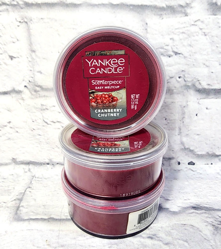 New yankee candle - yankee, cranberry