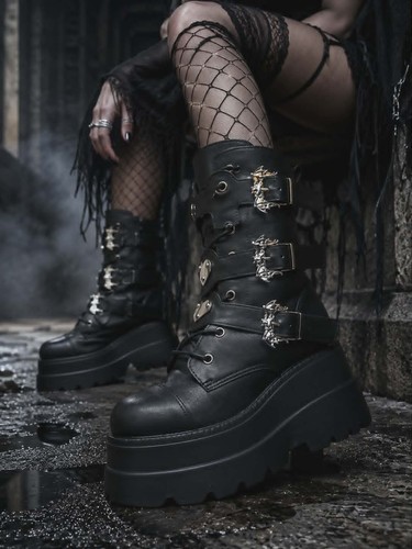 Punk goth platform - 🖤⛓️,