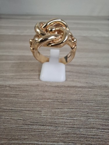 9ct hallmarked yellow gold - 9ct,