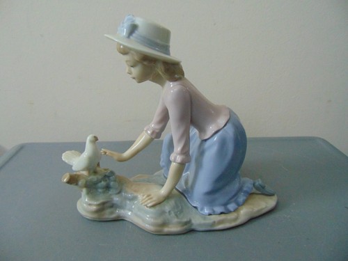 Lladro nao 0267 caressing - nao, "caressing