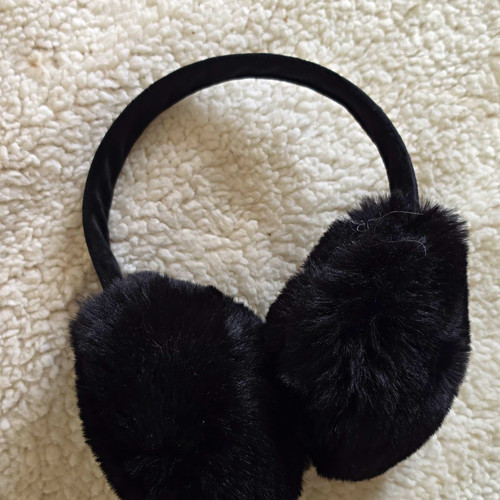 Black faux fur earmuffs - black,
