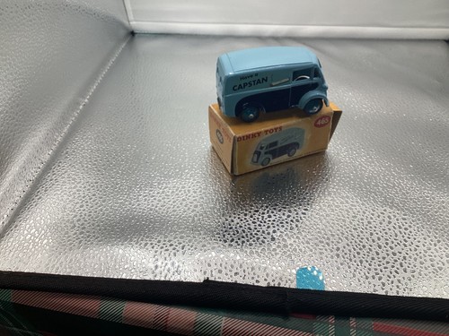 Dinky 465 morris van capstan - dinky,