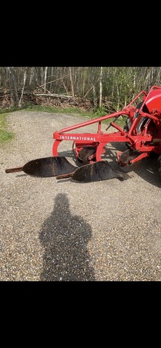 International plough b12 - b12, 2