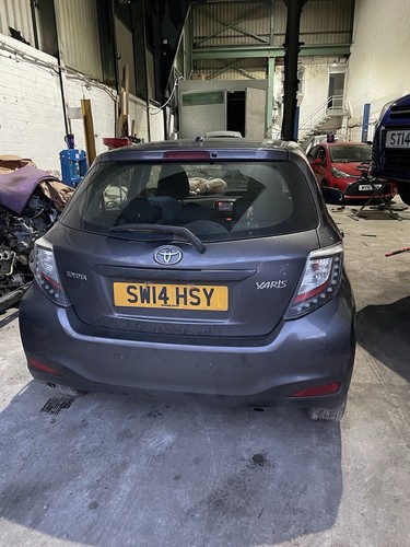 Toyota yaris 2014 full car - 2014,