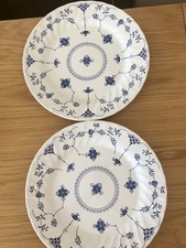 2 x Churchill Finlandia Dinner