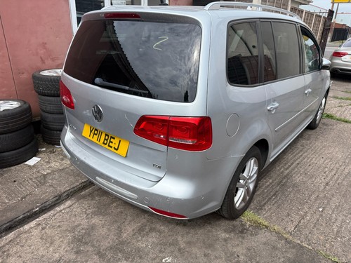 2011 volkswagen touran - volkswagen, 1t