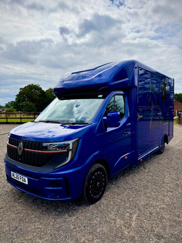 Renault master horsebox - renault,