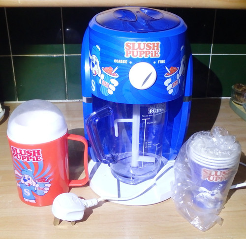 Slush puppie frozen ice shaver - slush,