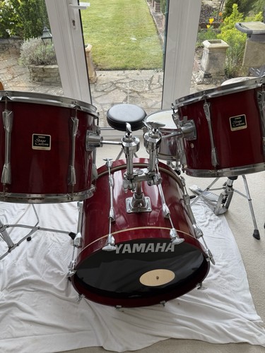 Vintage red yamaha stage - red,