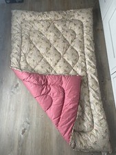 PRETTY VINTAGE SINGLE EIDERDOWN FLORAL QUILT FEATHER FILLED WITH FRILL 37” X 59”