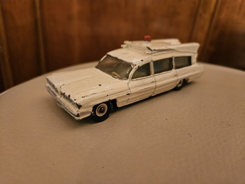 Dinky toys pontiac superior - dinky,