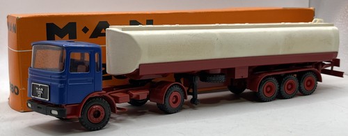 Vintage diecasy man - vintage,