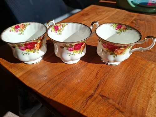 Royal albert bone china old - albert,