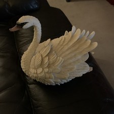 Swan ornament 