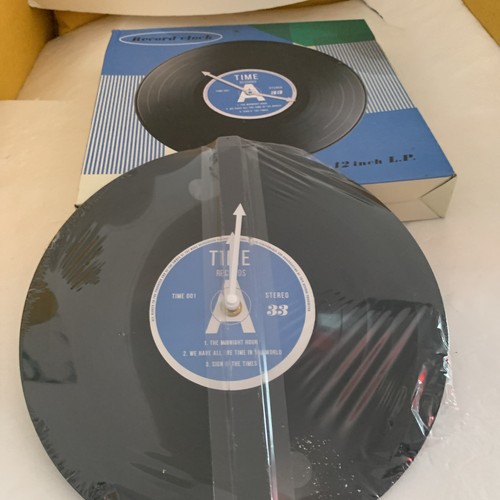 Record clock - record,