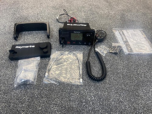 Raymarine ray63 vhf radio - raymarine,