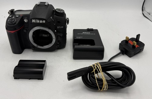 Nikon d7000 2mp digital slr - nikon,