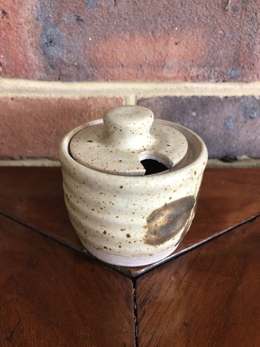 Studio pottery attractive - -,