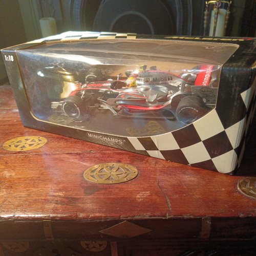 Minichamps f1 lewis - minichamps,
