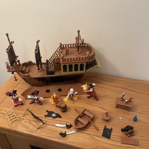 Disney parks pirates - disney, of