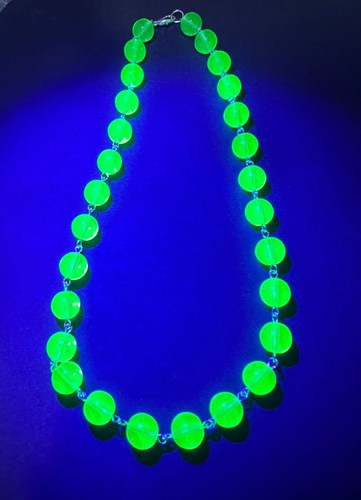 Uranium vaseline glass - vaseline,