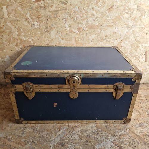 Steamer trunk vintage large - vintage,