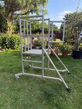 Youngman P1000 Podium Steps