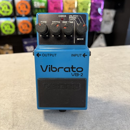 Boss vibrato pedal - pedal, 1982