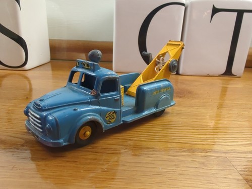 Budgie toys 244 morris towing - 244,