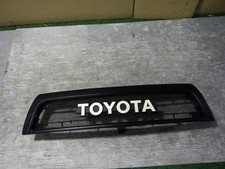 TOYOTA Hilux Surf 185 Front