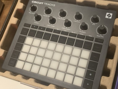 Novation circuit tracks - circuit,