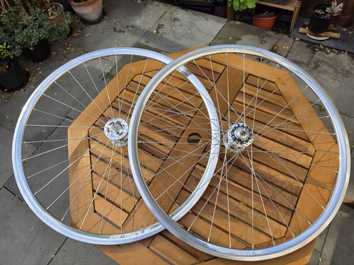 Halo aerotrack 700c fixie - halo,