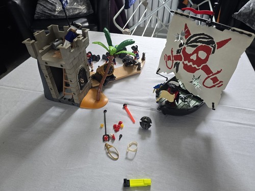 Playmobil pirates bundle - playmobil,