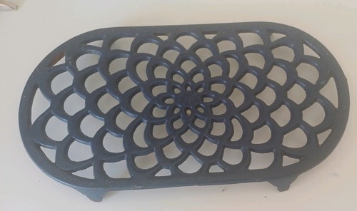 Oval cast iron - oval, trivet