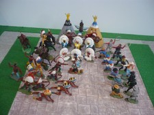 BRITAINS WILD WEST COWBOYS & INDIANS  TOY SOLDIERS