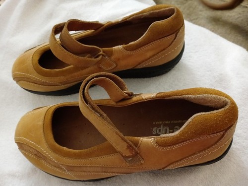 Sketchers tan color shape - sketchers, ups