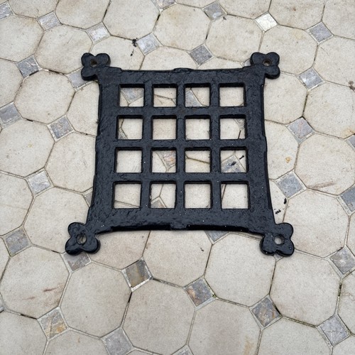 Vintage black cast iron - black,